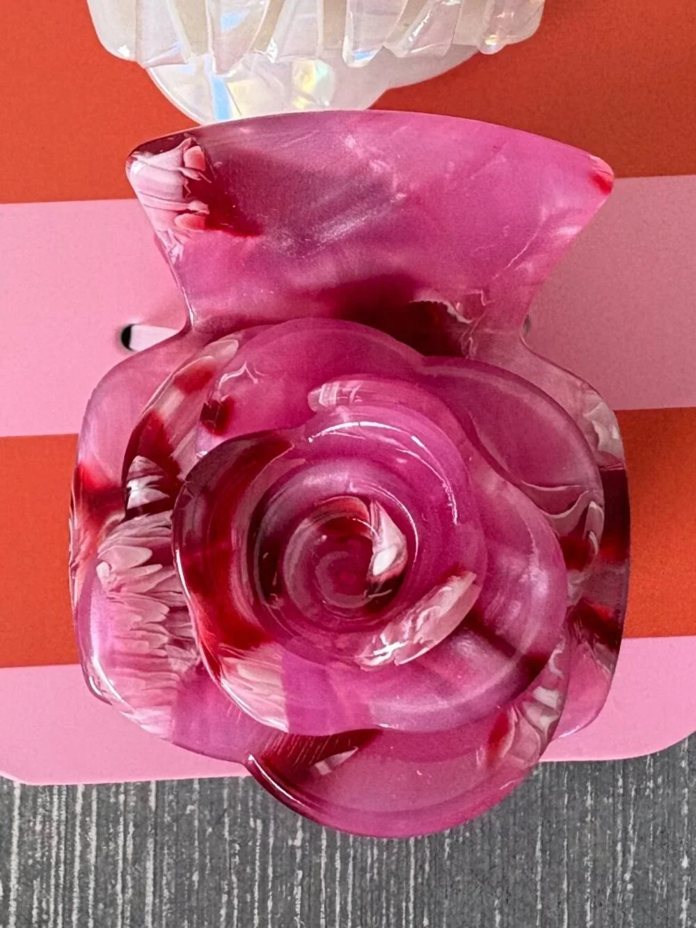 NWT - Sunday State Rose Petal Hair Claw Clips - Set of 2 -Marbled White and Pink